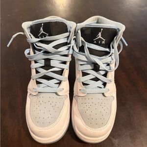 Nike Air sneakers sz 6.5Y